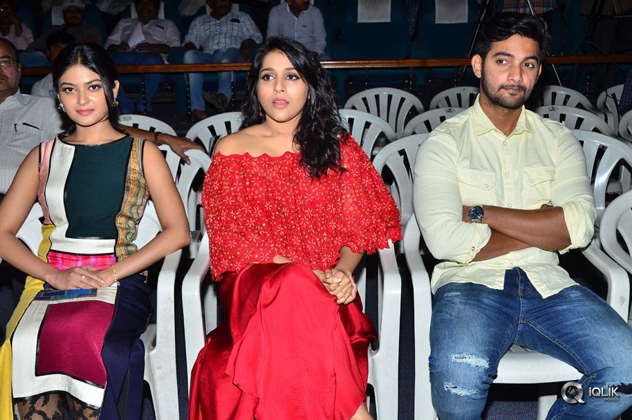 Next-Nuvve-Movie-Pressmeet